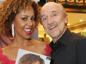 Valéria Valenssa traiu Hans Donner, diz colunista