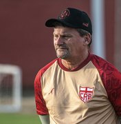 Fábio Matias comanda primeiro treinamento no CT Ninho do Galo