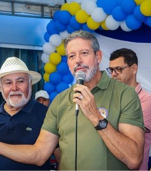 Arthur Lira lidera entrega de maquinário em 2025 fortalecendo prefeituras e trabalhadores rurais de AL