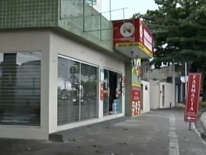 Homem assalta farmácia no Barro Durro e leva celular de funcionária