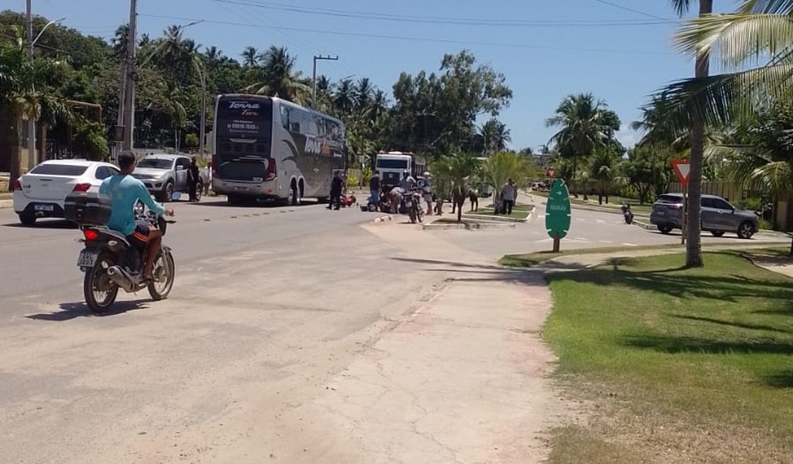 Colisão entre carro e moto deixa homem ferido em Passo de Camaragibe