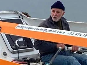 Francês de 75 anos morre durante tentativa de cruzar Atlântico a remo