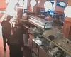Cliente ateia fogo em restaurante após descobrir que maionese acabou