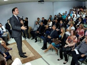 Renan Filho anuncia investimento e medidas de incentivo ao turismo