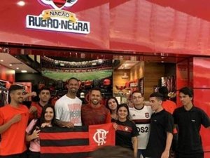 Goleiro Bruno agradece carinho de torcedores do Fla: 'Muito feliz'
