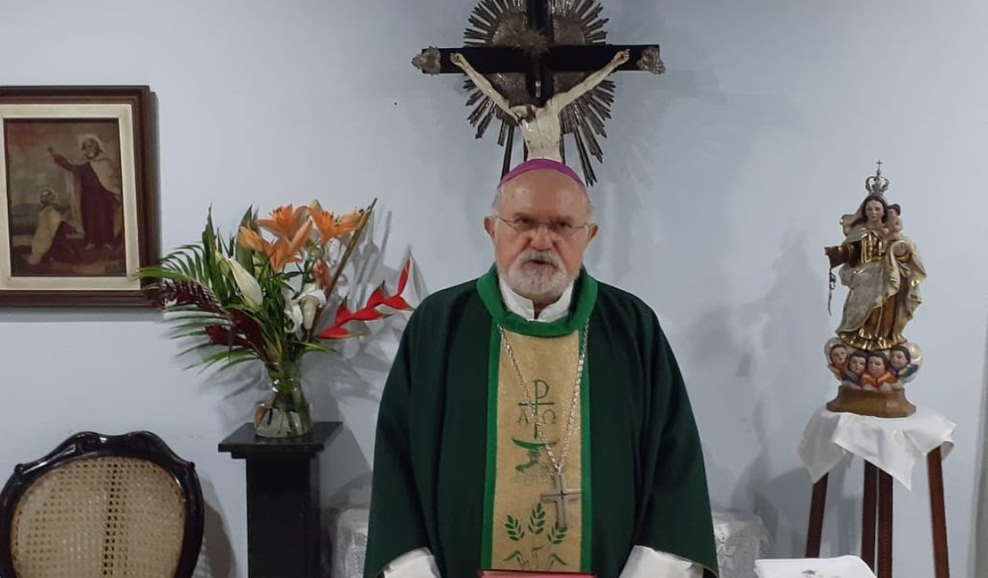 Arcebispo Dom Antônio Muniz segue hospitalizado em Maceió