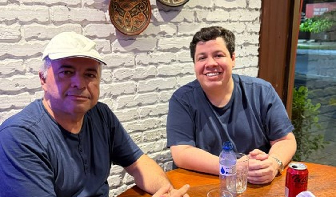 Sílvio Camelo sonda blogueiro para disputar indicação ao Senado pelo PV