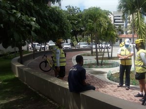 Homem tem celular roubado enquanto caminhava no Corredor Vera Arruda