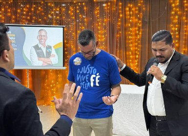 Leonardo Dias fortalece apoio entre cristãos durante reunião com lideranças