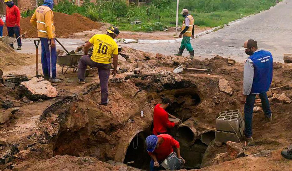 Operação Quadra Chuvosa: Prefeitura recupera estradas atingidas por chuvas
