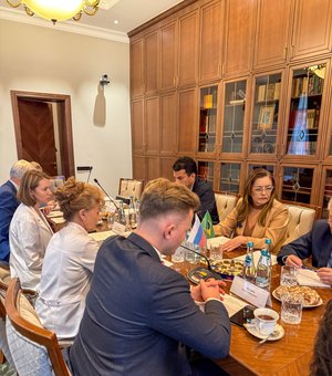Senadora Eudócia participa de reunião sobre vacinas de RNA na Rússia