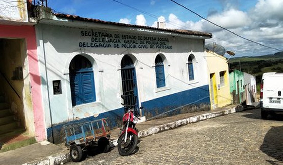 Criminosos anunciam assalto e roubam carro de pastor em Porto Calvo