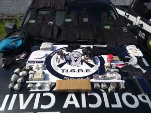 Polícia Civil prende dupla acusada de tráfico de drogas e roubos