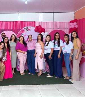 Farmácia Central de Lagoa da Canoa realiza ação especial pelo Outubro Rosa