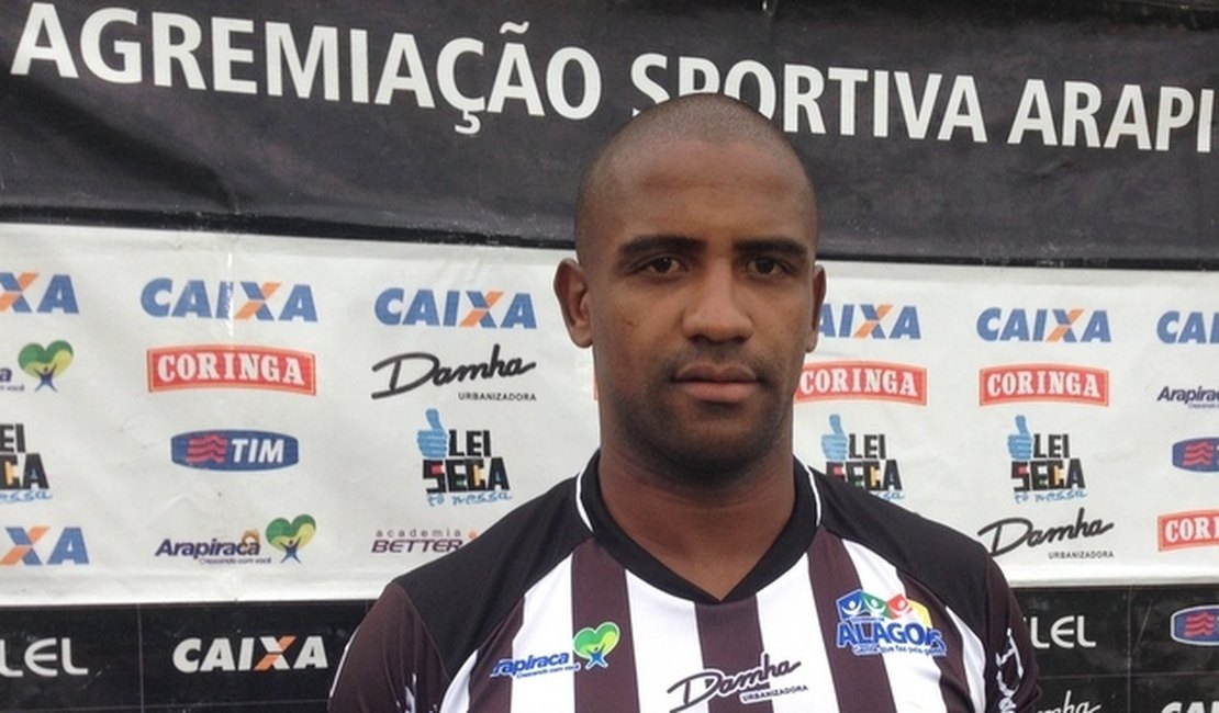 Zagueiro Rodrigão é apresentado no ASA