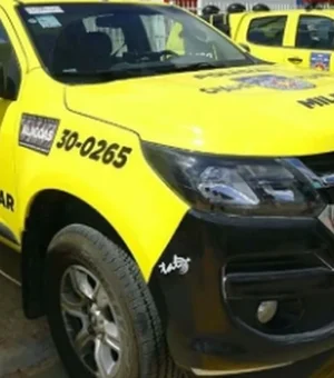 Homem furta objetos de veículo estacionado e é pego por populares no bairo Caititus