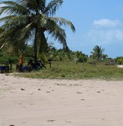 Polícia flagra infrações ambientais em praia de Maragogi