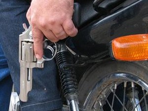 Seis homens intimidam e assaltam mulher no Centro de Arapiraca