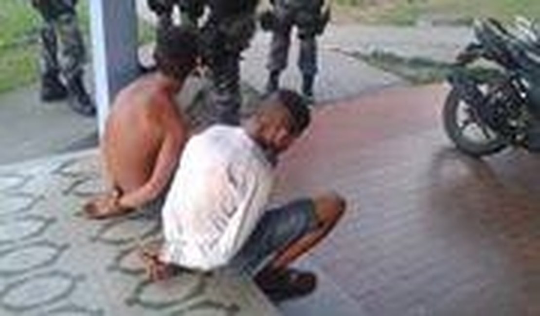 Após jogo de futebol jovens são presos por desacatarem policiais