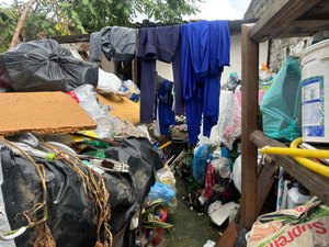 Operação em Maceió recolhe seis toneladas de entulhos em duas casas no São Jorge