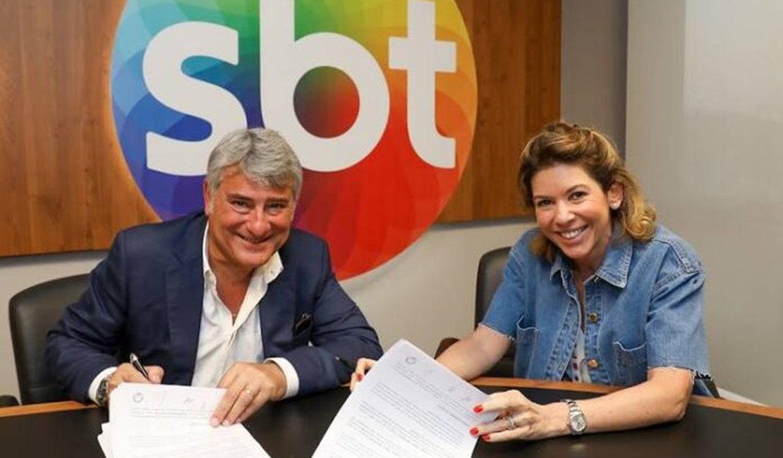 Cleber Machado assina contrato com o SBT