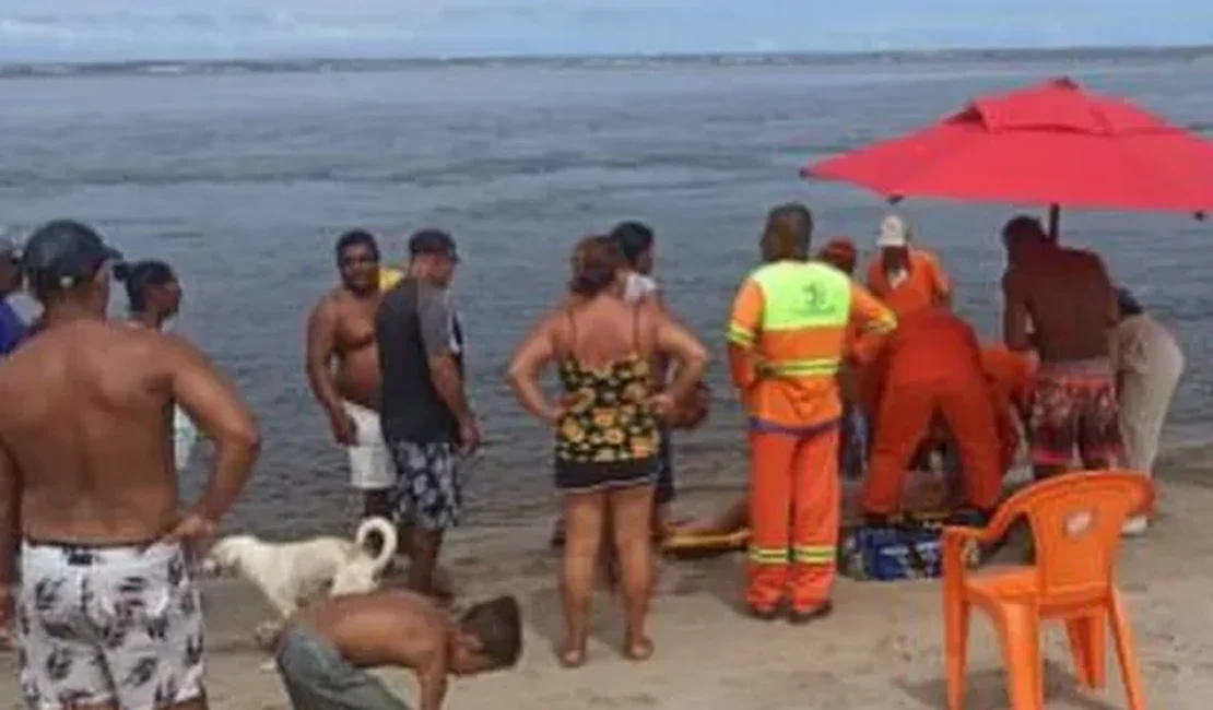 Jovem de 29 anos  é socorrido após se afogar na Praia da Barra Nova