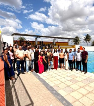 Lagoa da Canoa 64 anos: Edilza Alves entrega piscina semiolímpica ao complexo esportivo