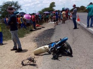 Avô e neto de 11 anos morrem em acidente de trânsito na zona rural de Canapi