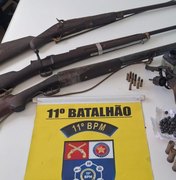 Homem é preso com armas após denúncia de disparos contra animais em Piaçabuçu