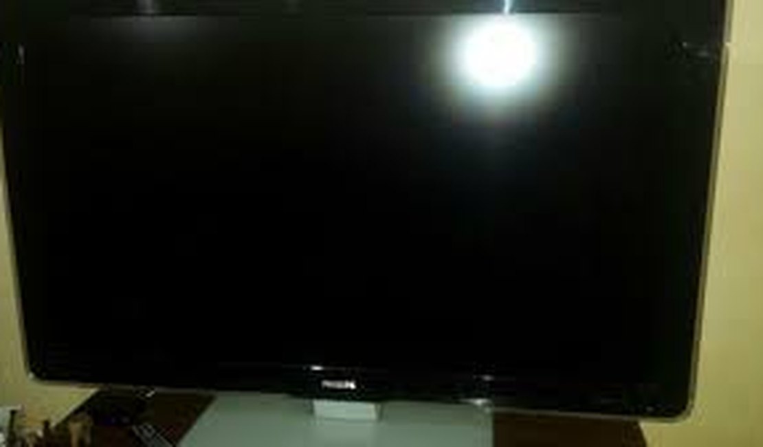 Televisão de 52 polegadas é furtada dentro de residência, em Arapiraca 