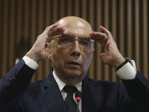 Meirelles diz que meta fiscal de 2017 será negativa, mas não antecipa números