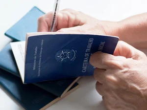 Taxa de desemprego fica em 5,6% em 2025, menor patamar da série histórica