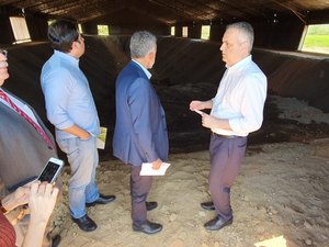 Alfredo Gaspar fiscaliza destinação de resíduos retirados das praias afetadas