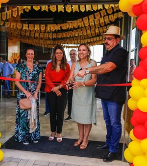 Gilberto Gonçalves participa da inauguração de nova loja da Bauducco