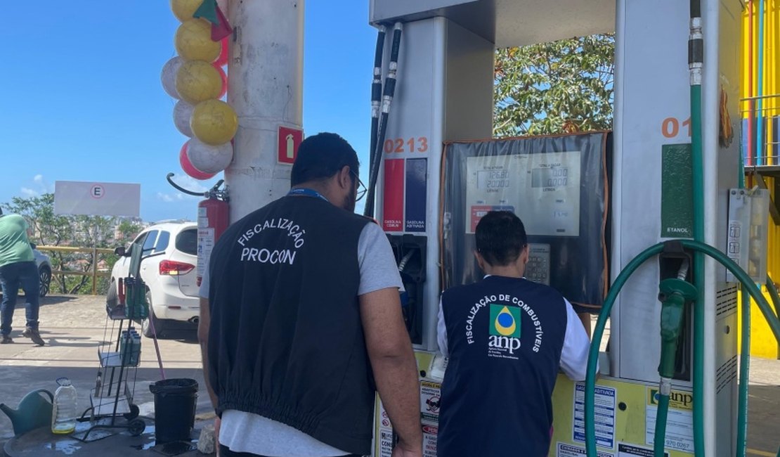 Procon Maceió realiza fiscalização em postos de combustíveis em parceria com a ANP