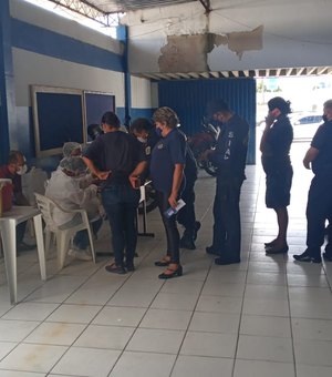 Guardas Municipais de Maceió começam a receber vacina contra COVID-19