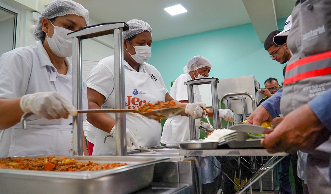 Restaurante Popular Jerimum reabre com festa e refeições de qualidade em Arapiraca