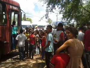 Após um dia de protesto e paralisação, vans voltam a circular entre Craíbas e Arapiraca