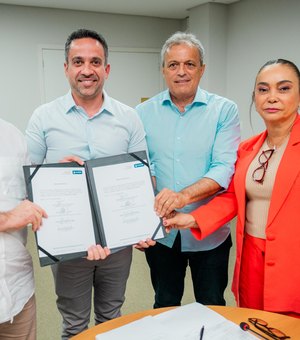 Governador assina ordens de serviço que vão levar benefícios para Arapiraca e Jequiá da Praia