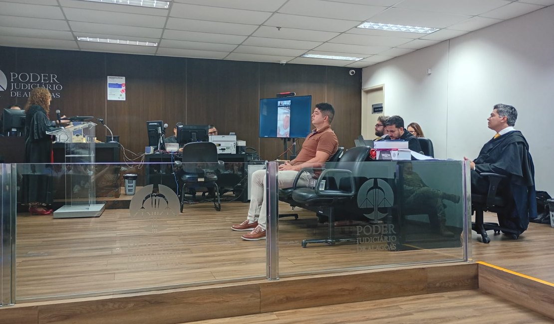 Irmã do blogueiro Adriano Farias relembra crime em Junqueiro e pede justiça durante júri