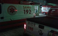 Ambulâncias chegando a Unidade de Emergência, em Arapiraca.