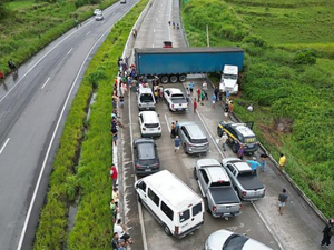 Acidente Interdita BR-101 em Messias e causa congestionamento