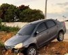 Motorista perde controle e carro cai em vala na Santa Edwiges, em Arapiraca
