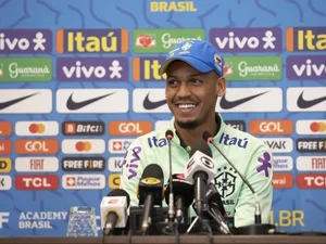 Fabinho vê Brasil pronto para a Copa do Mundo e diz se há chances de jogar como lateral