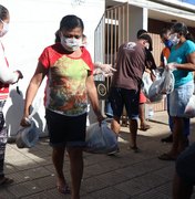 Supermercado Arapiraquense doa mais de 500 cestas básicas e peixes para famílias carentes