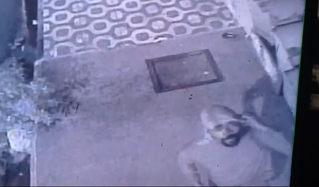 [Vídeo] Câmeras de segurança são furtadas, no Poço