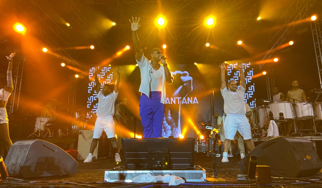 Léo Santana encerra primeiro final de semana com multidão no Verão Massayó