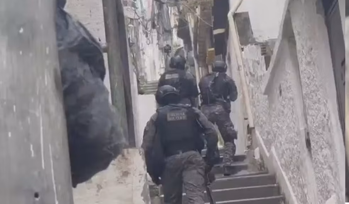 Operação policial deixa 64 mortos e é considerada a mais letal da história do RJ