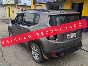 Polícia apreende veículo com queixa de roubo em Arapiraca