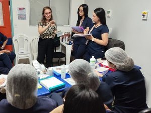 HEA fortalece aprendizado prático com aula sobre cuidados com feridas e patologias da pele